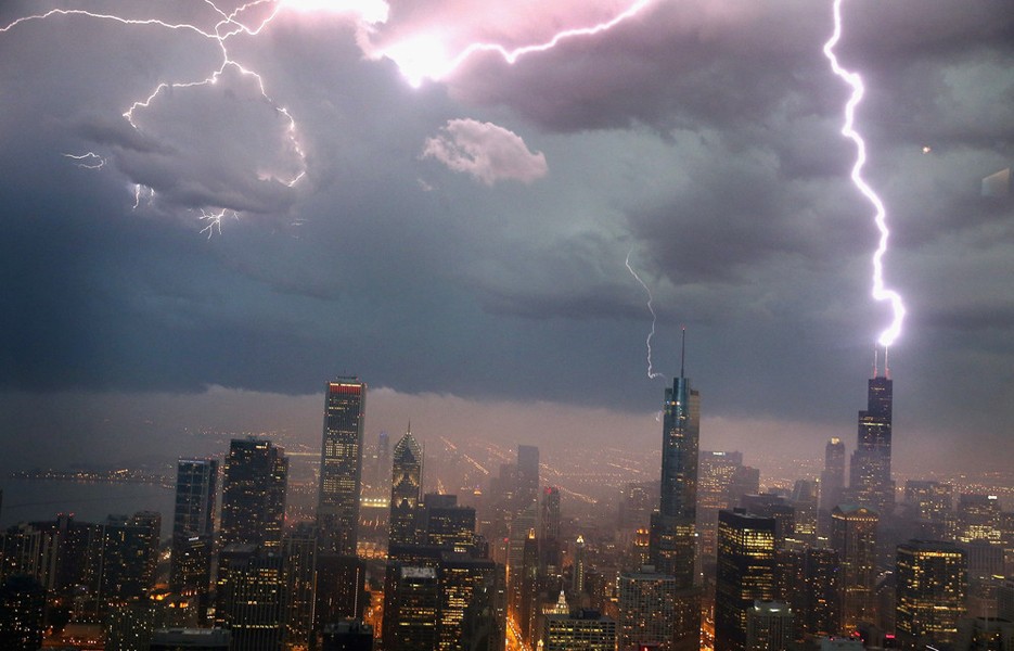 lightning-chicago-935-2