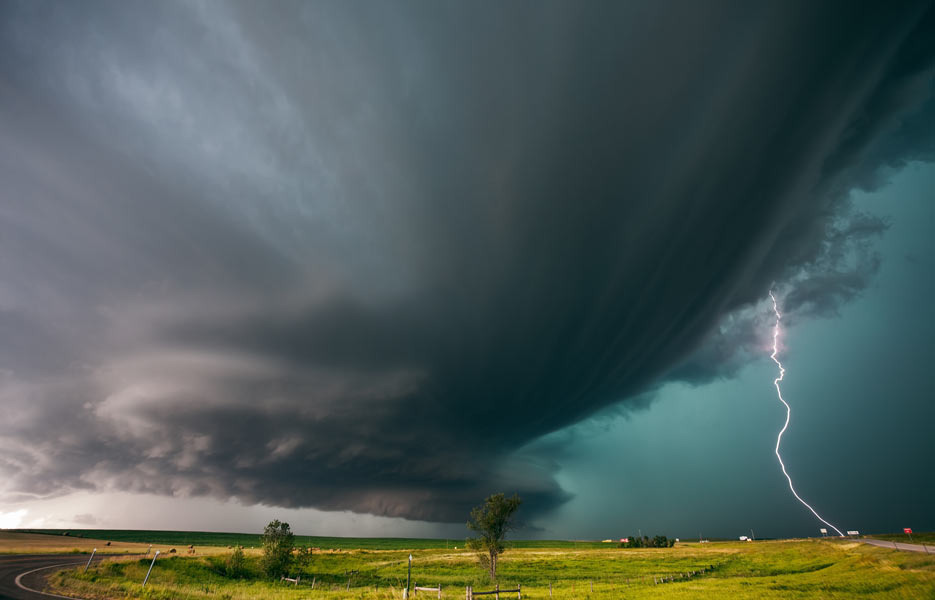 storm-chaser-10-935x600-1-1